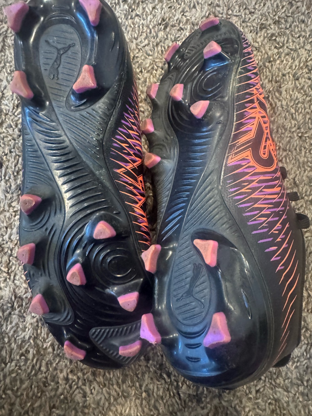 Puma Kids Black Purple Orange Patterned soccer cleats sz 4 - Picture 2 of 2